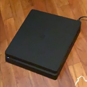 I’m selling a PS4 for $290 brand new